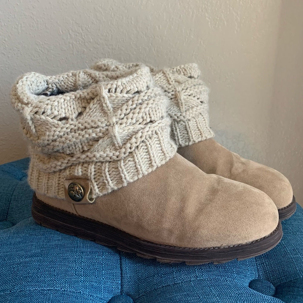 NWOT Tan Boots